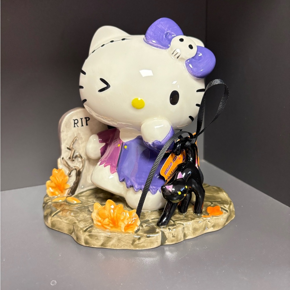 Hello kitty halloween ceramic
